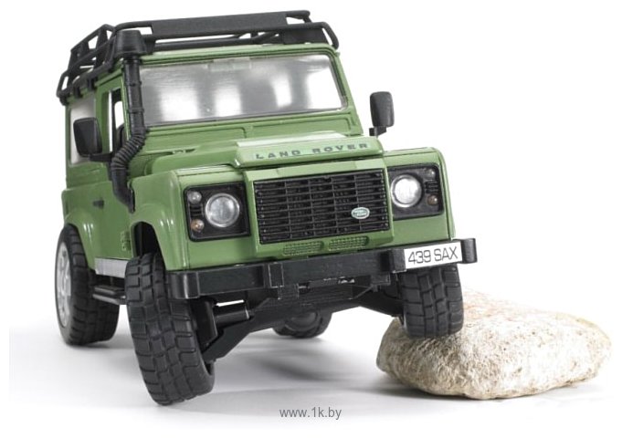 Фотографии Bruder Land Rover Defender 02590