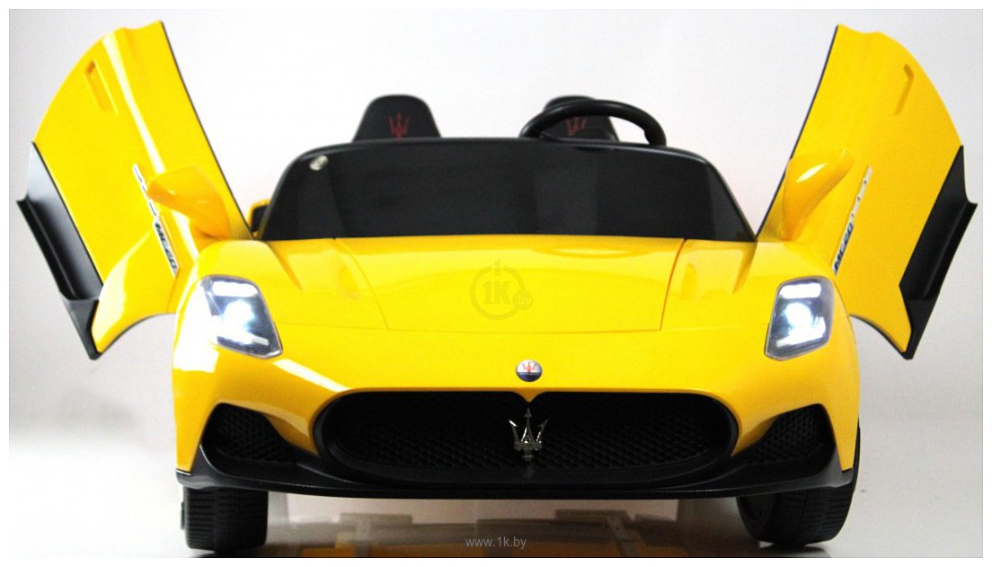 Фотографии RiverToys Maserati MC20 P111PP (желтый глянец)