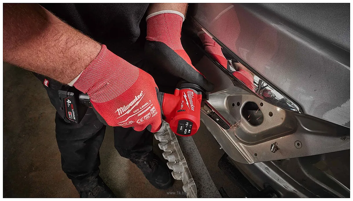 Фотографии Milwaukee M12 Fuel FBFL13-0 (без АКБ)