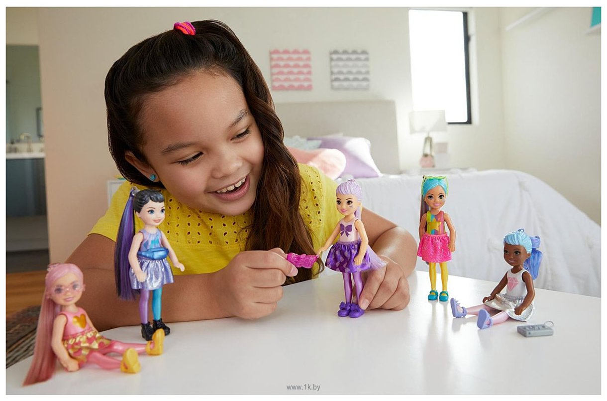Фотографии Barbie Color Reveal Chelsea Doll with 6 Surprises GTT23