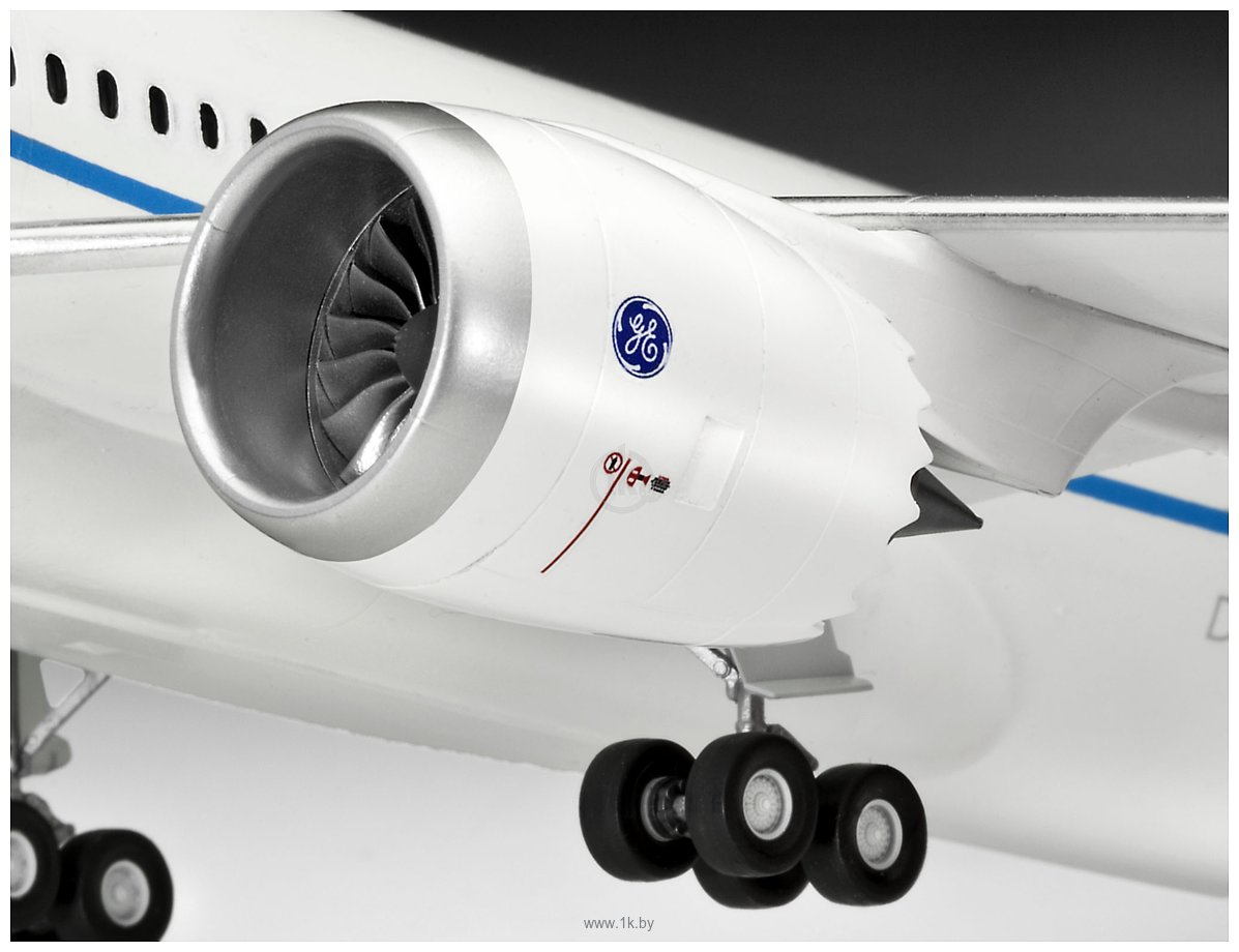 Фотографии Revell 04261 Пассажирский самолет Boeing 787-8 Dreamliner