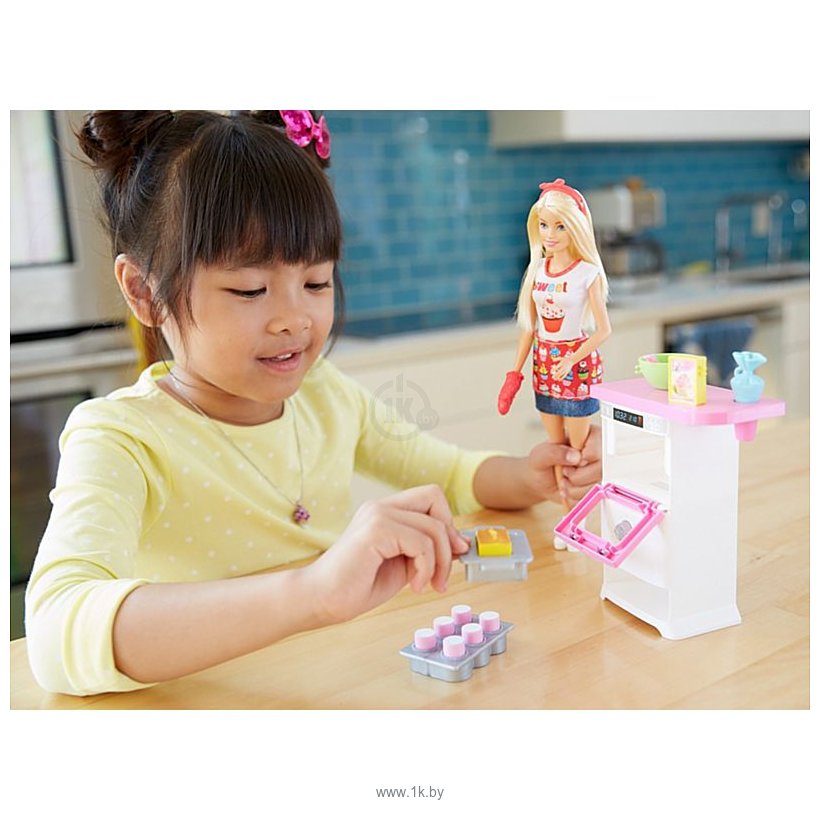 Фотографии Barbie Bakery Chef Doll and Playset FHP57