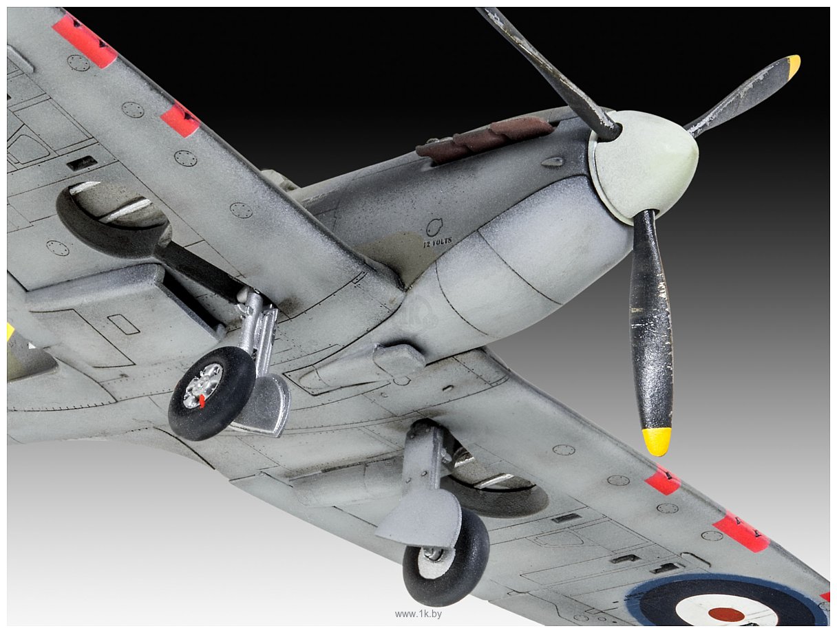 Фотографии Revell 03953 Британский истребитель Spitfire Mk.IIa