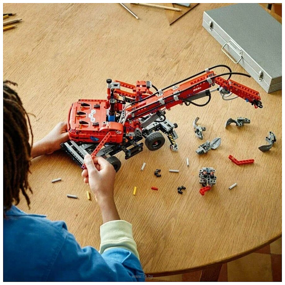 Фотографии Конструктор LEGO Technic 42144 Грейферный погрузчик
