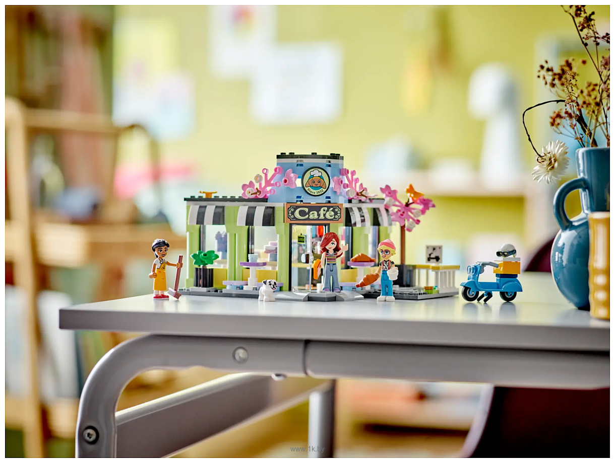 Фотографии LEGO Friends 42618 Heartlake City Cafe