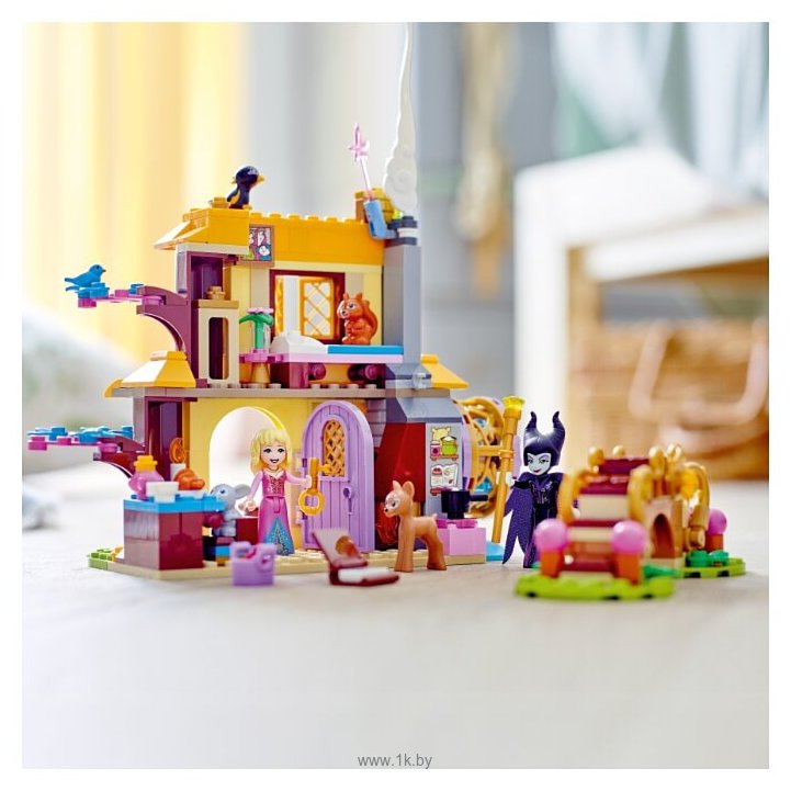 Фотографии LEGO Disney Princess 43188 Лесной домик Спящей Красавицы
