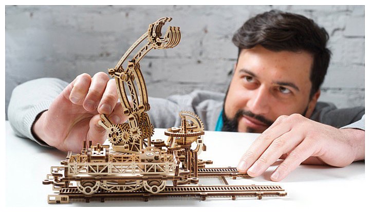 Фотографии Ugears Манипулятор на рельсах