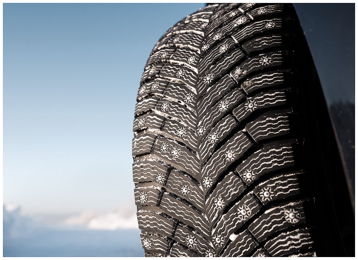 Фотографии Michelin X-Ice North 4 295/30 R20 101H (шипы)