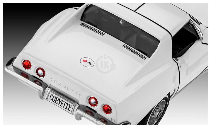 Фотографии Revell 07684 Автомобиль Corvette C3