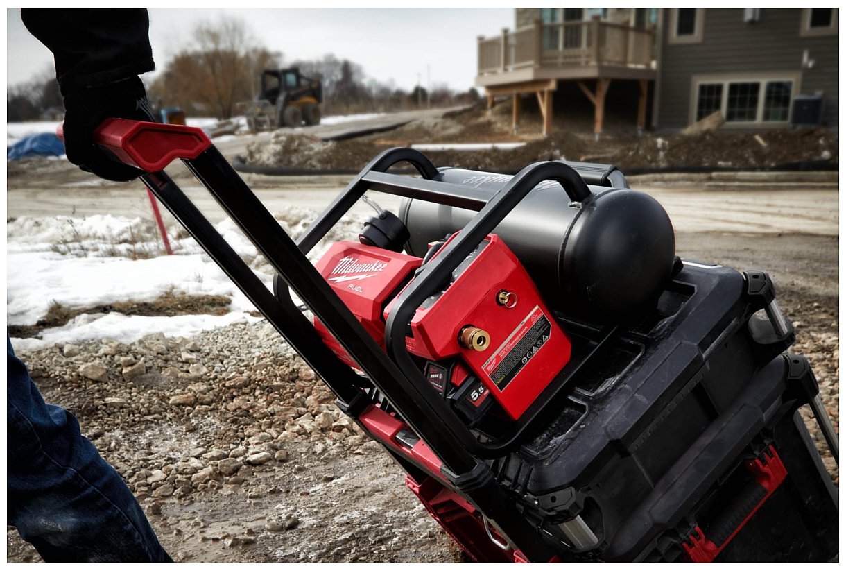 Фотографии Milwaukee M18 FUEL FAC-0 4933472166 (без АКБ)