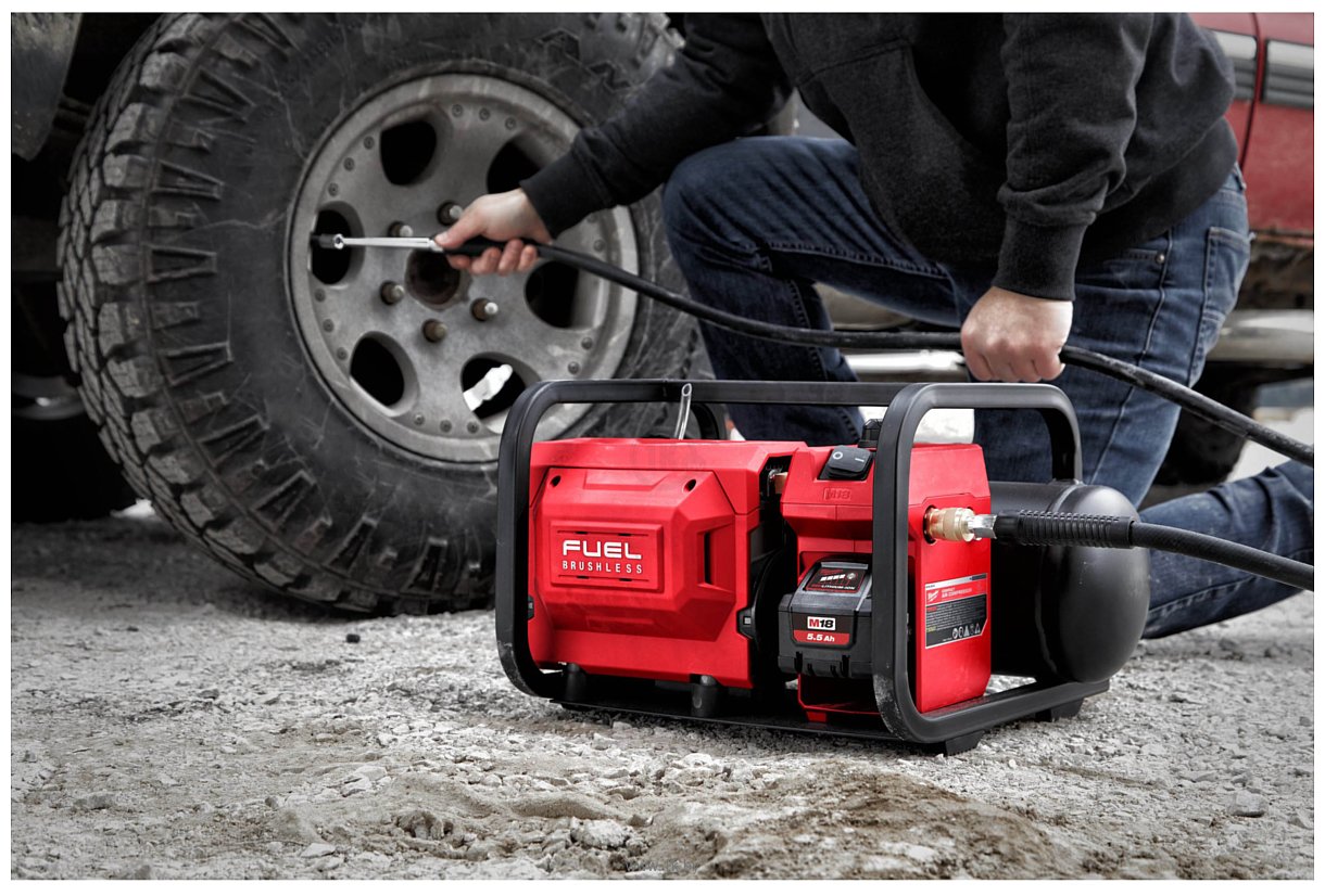 Фотографии Milwaukee M18 FUEL FAC-0 4933472166 (без АКБ)