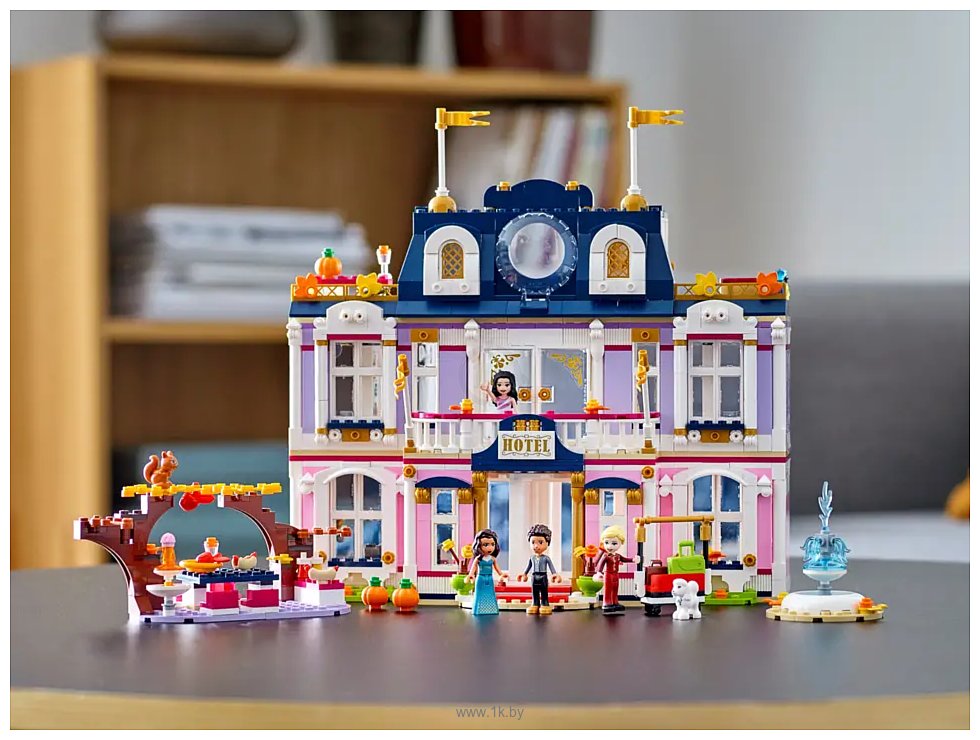 Фотографии LEGO Friends 41684 Гранд-отель Хартлейк Сити