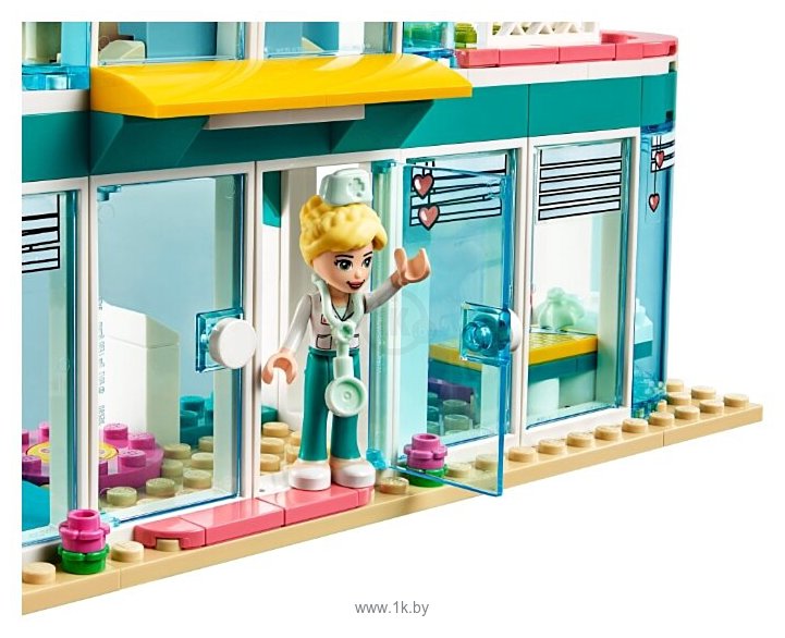 Фотографии LEGO Friends 41394 Городская больница Хартлейк Сити