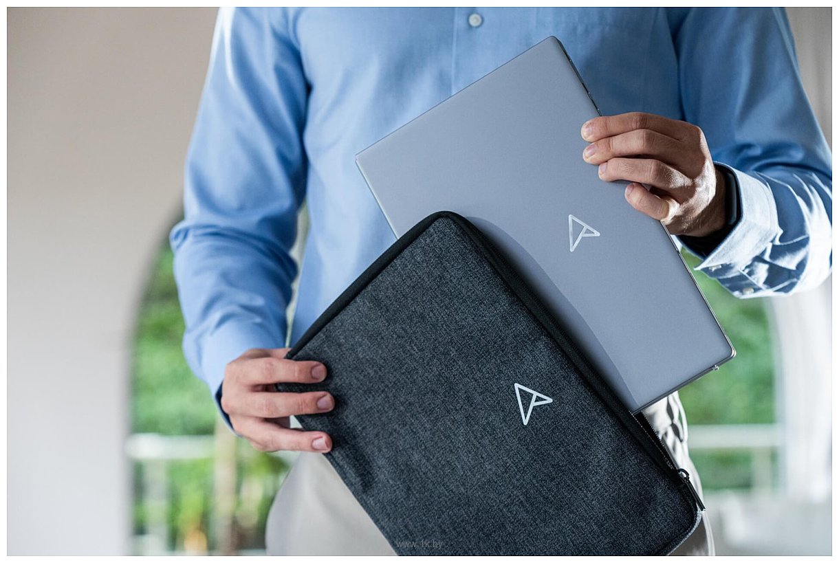 Фотографии ASUS ZenScreen Fold OLED MQ17QH Фотографии ASUS ZenScreen Fold OLED MQ17QH