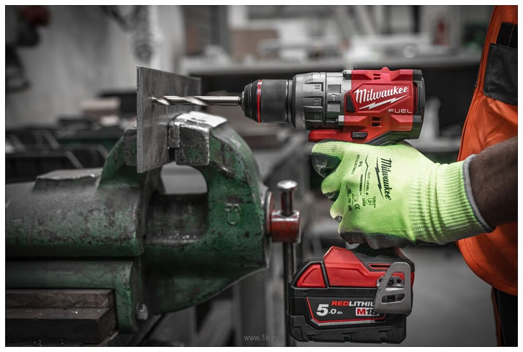 Фотографии Milwaukee M18 FUEL M18FPD3-502X 4933479860 (с 2-мя АКБ, кейс)