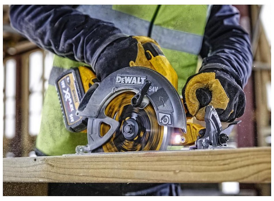 Фотографии DeWalt DCS578NT (без АКБ, кейс) Фотографии DeWalt DCS578NT (без АКБ, кейс)