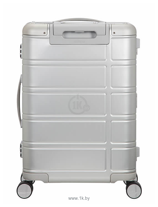 Фотографии American Tourister Alumo Spinner Silver 55 см