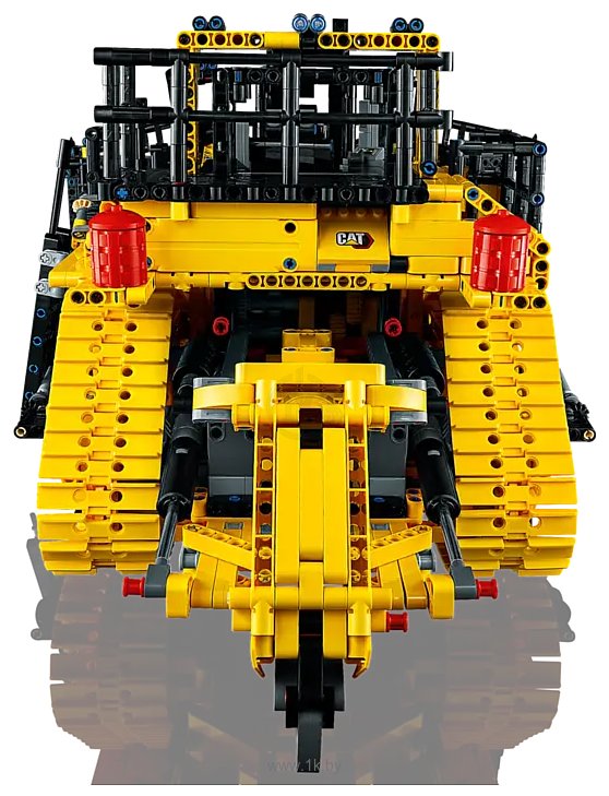 Фотографии LEGO Technic 42131 Бульдозер Cat D11 на пульте управления