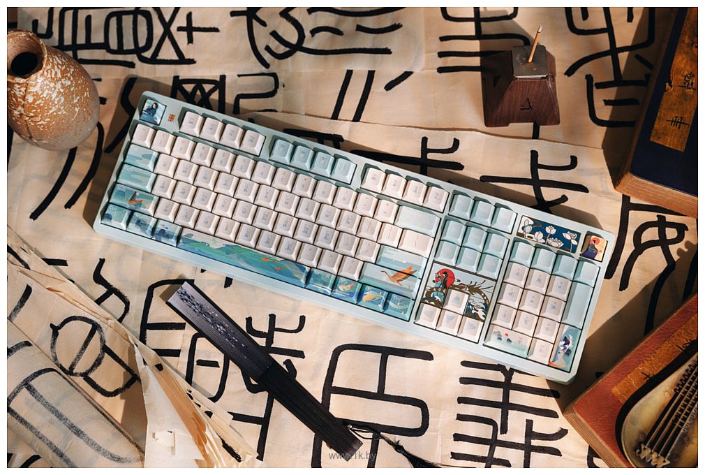 Фотографии Varmilo VA100 Goddess LuoShen Kailh Prestige Light V2 (без кириллицы)