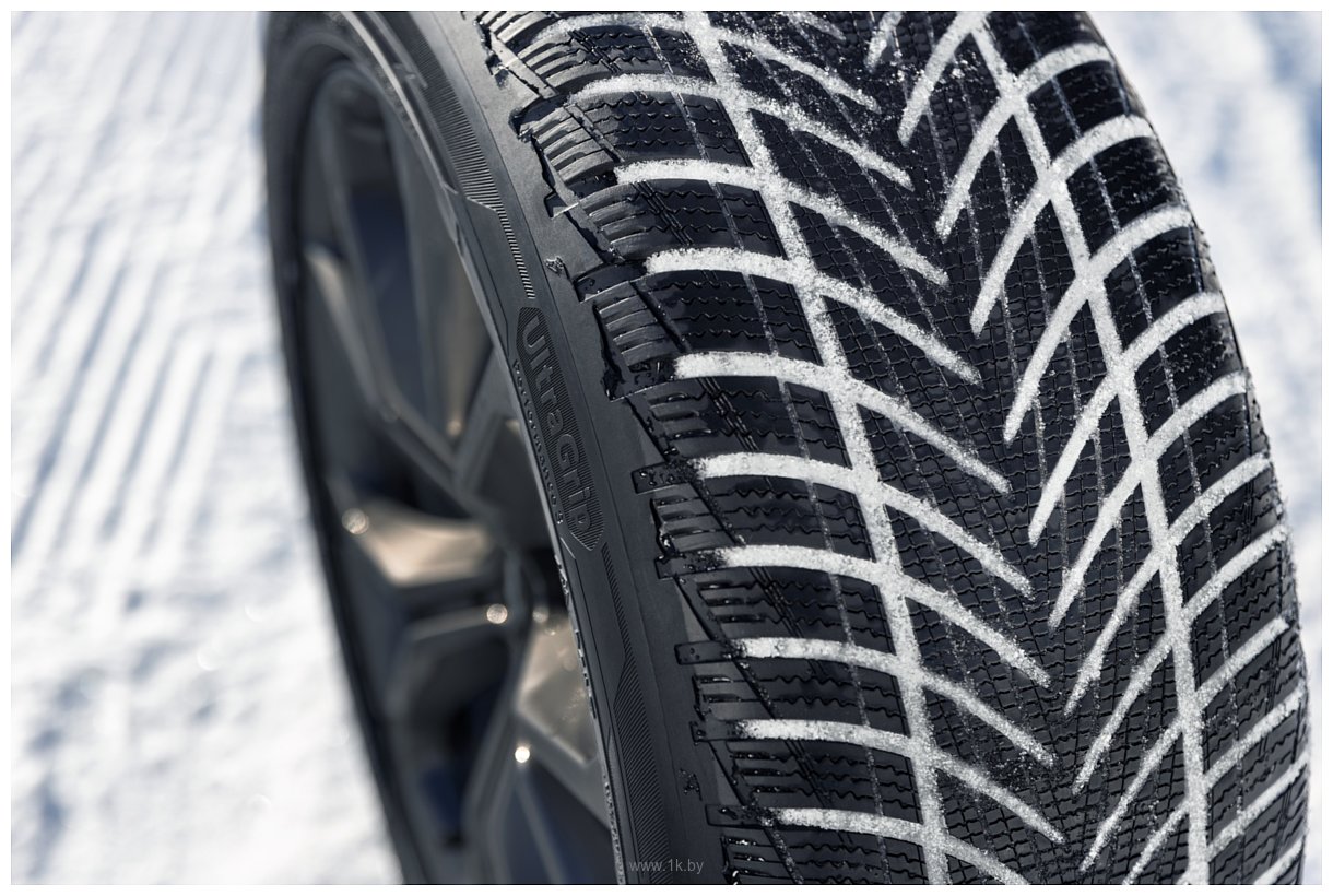 Фотографии Goodyear UltraGrip Performance 3 225/50 R18 99V XL