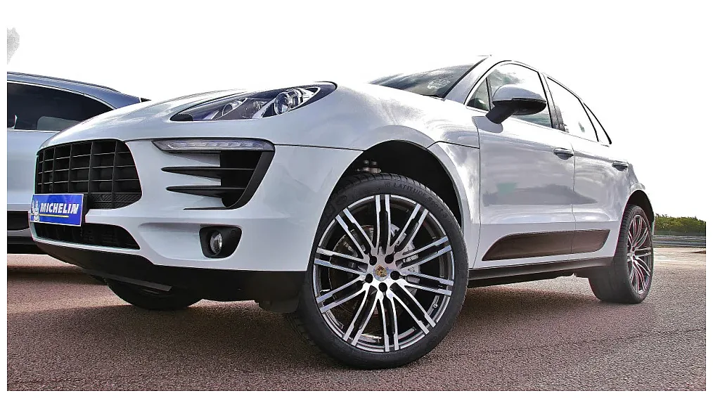 Фотографии Michelin Latitude Sport 3 265/50 R19 110W RunFlat