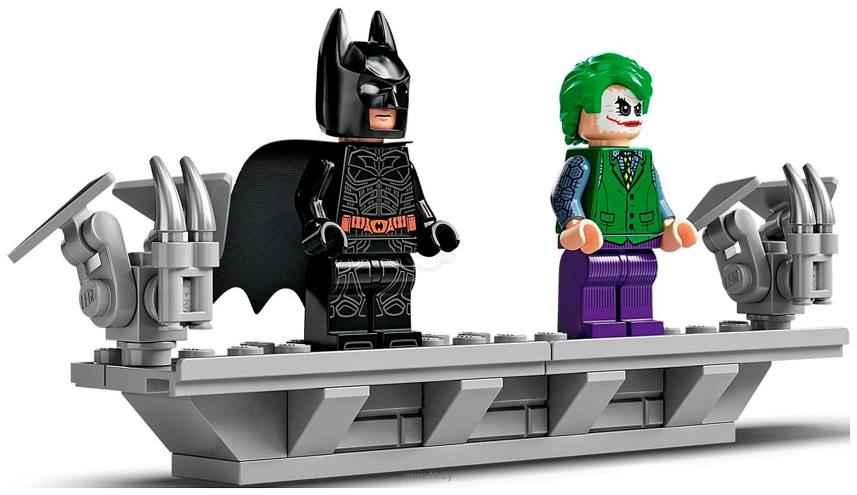 Фотографии LEGO DC Batman 76240 Бэтмобиль Тумблер