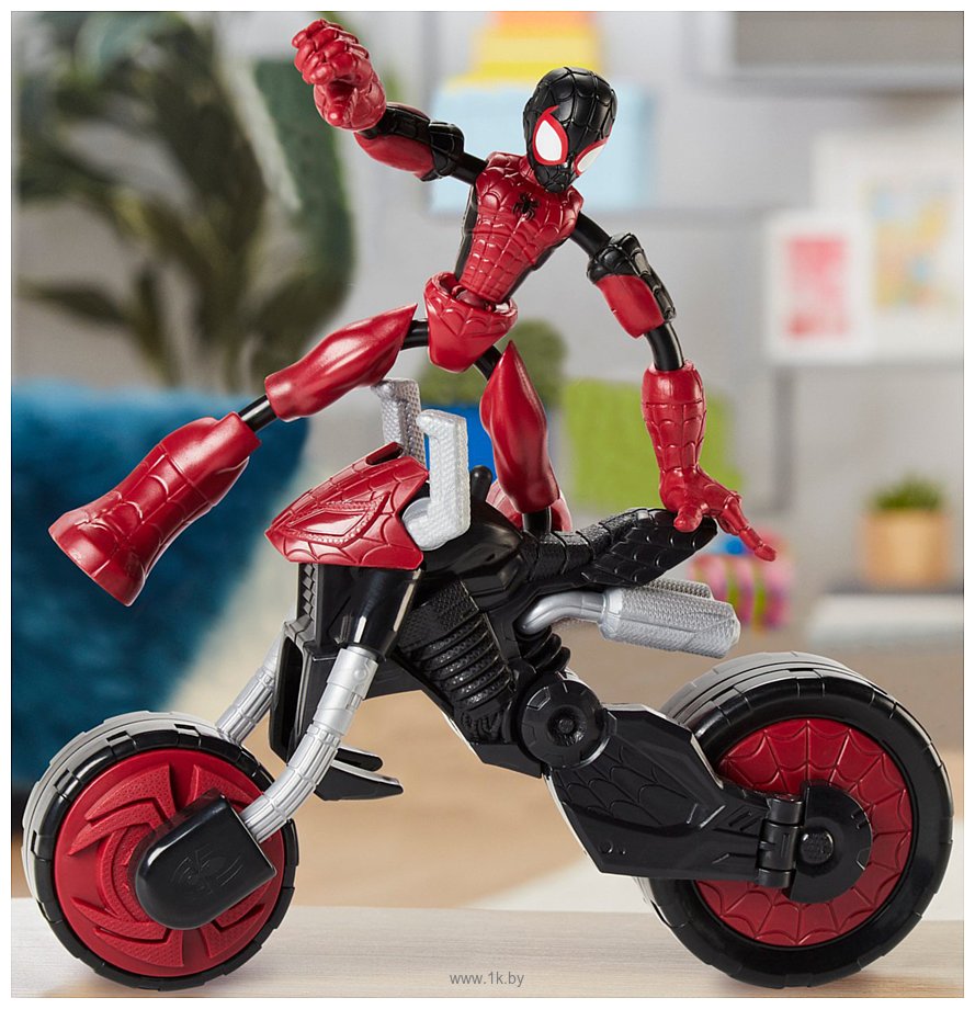 Фотографии Hasbro Человек-Паук на мотоцикле F02365L0