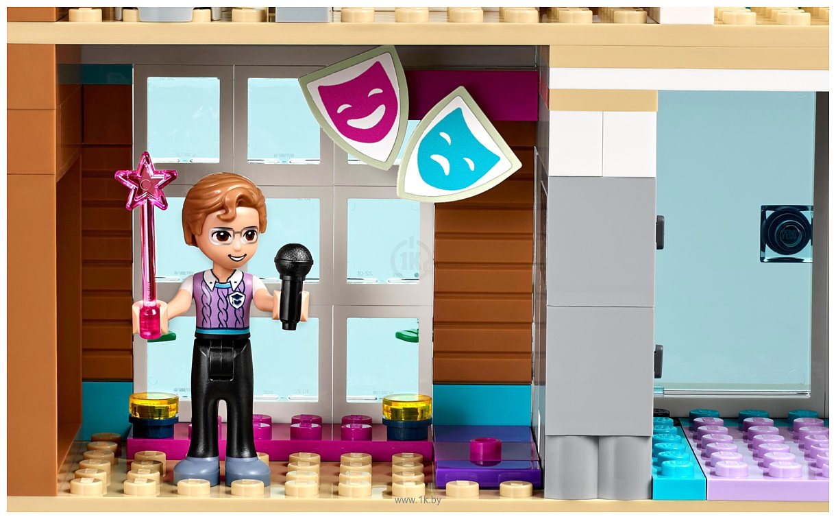 Фотографии LEGO Friends 41682 Школа Хартлейк Сити