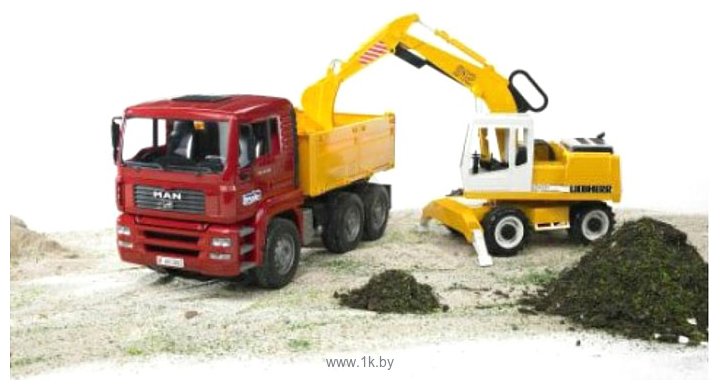 Фотографии Bruder MAN Construction truck with articulated road loader 02752