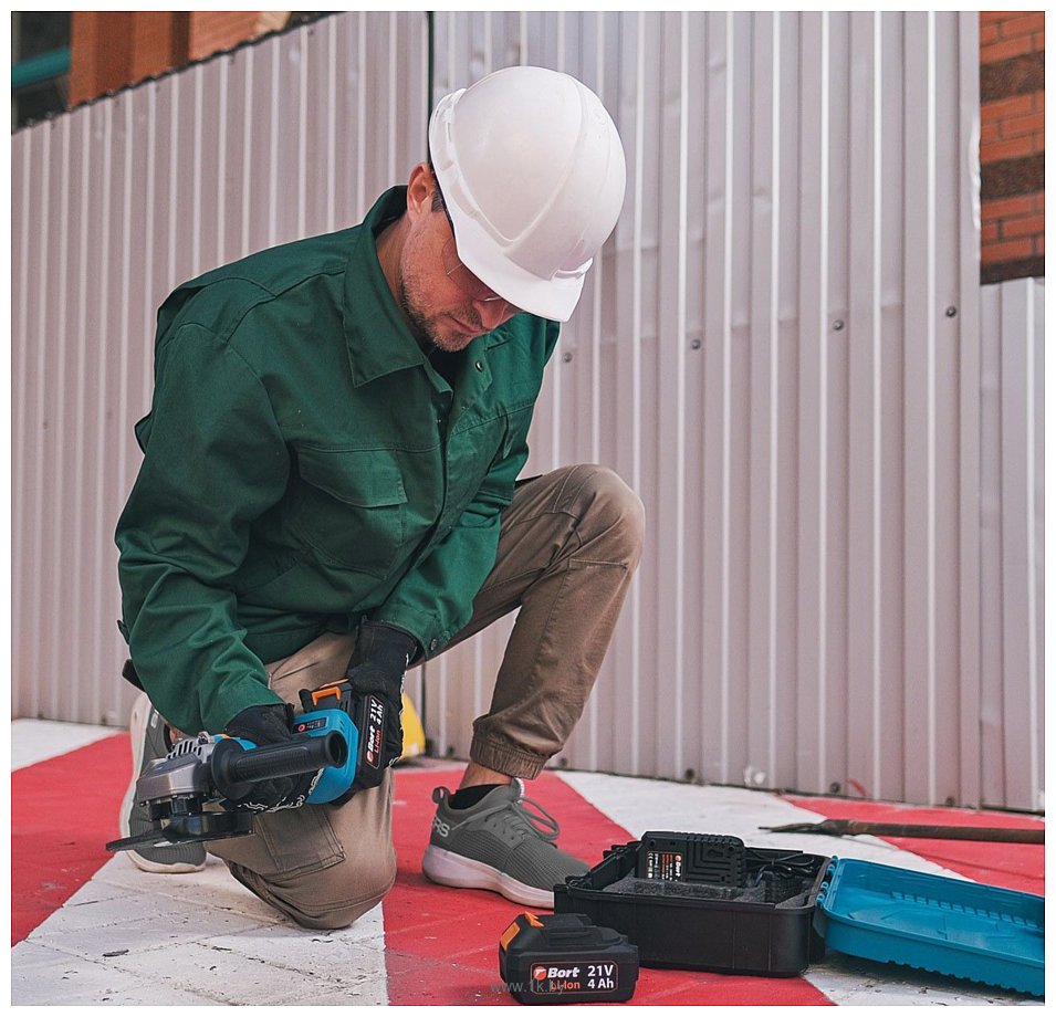 Фотографии Bort BWS-21LI (с 2-мя АКБ, кейс)