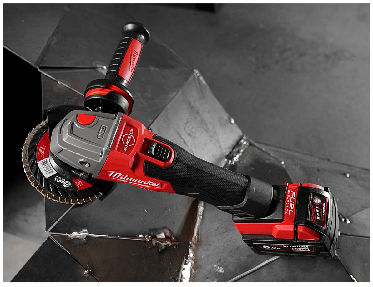 Фотографии Milwaukee M18FSAGV125XB/M18VC-2/M18NRG-502 / A003MLW (с пылесосом, энергокомплектом)