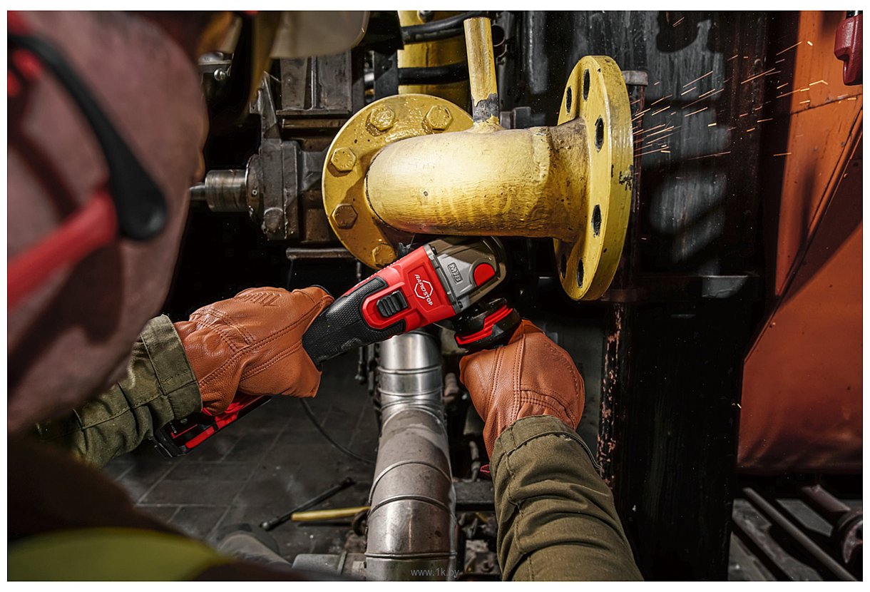 Фотографии Milwaukee M18FSAGV125XB/M18VC-2/M18NRG-502 / A003MLW (с пылесосом, энергокомплектом)