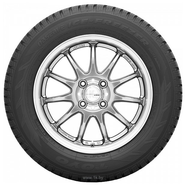 Фотографии Toyo Observe Ice-Freezer SUV 215/65 R17 103T (шипы)