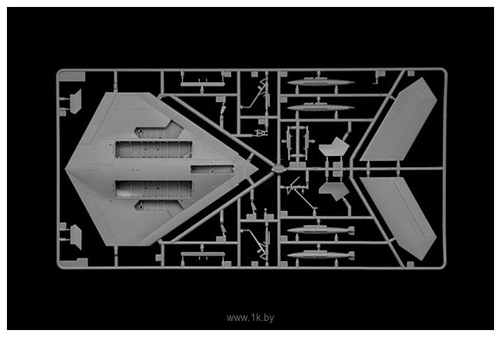 Фотографии Italeri 1421 Боевой беспилотный летательный аппарат X-47B