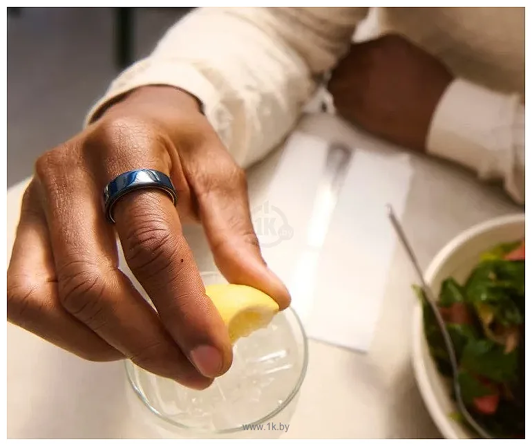 Фотографии Oura Ring 4 Ceramic (синий, размер 5)