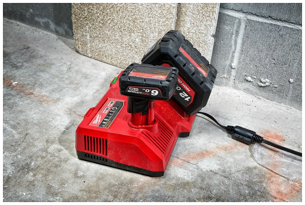 Фотографии Milwaukee M12-18SC 4932471736 (12-18В)