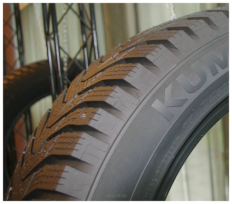 Фотографии Kumho WinterCraft ice Wi31 235/75 R15 109T