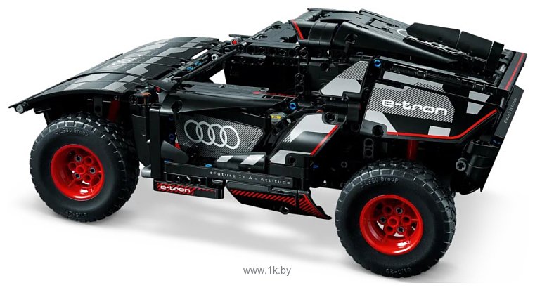 Фотографии LEGO Technic 42160 Автомобиль Audi RS Q e-tron