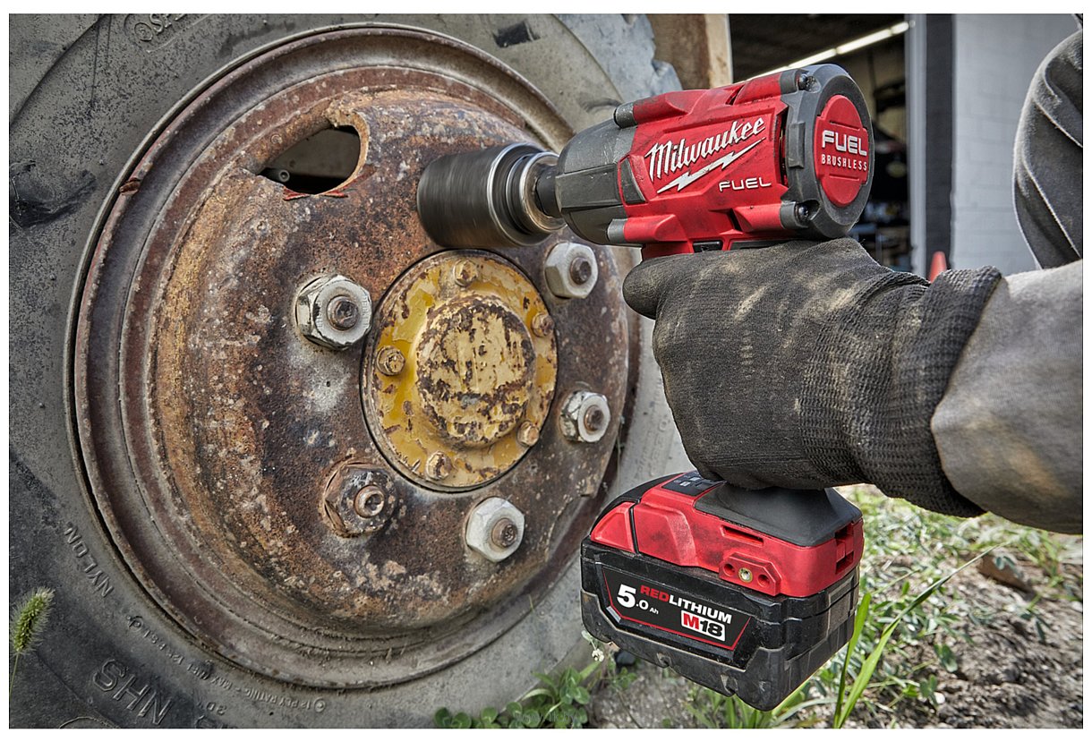 Фотографии Milwaukee M18 FUEL M18FMTIW2F38-0X 4933479153 (без АКБ, кейс)