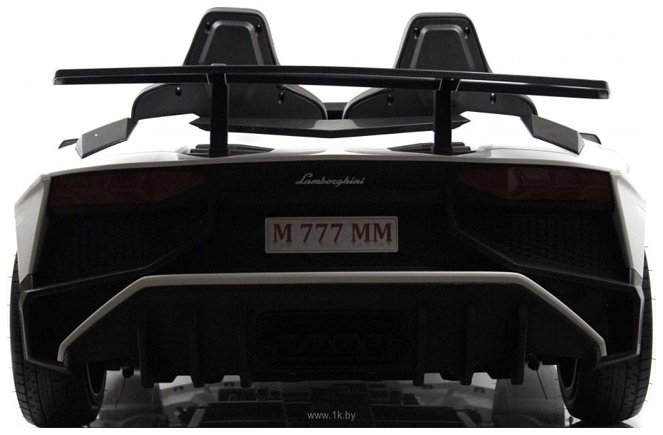 Фотографии RiverToys Lamborghini Aventador SV M777MM (белый)