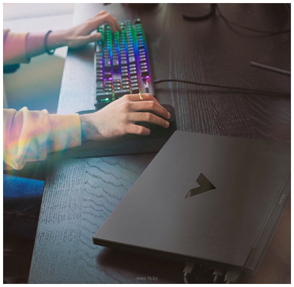 Фотографии HP Victus 15-fa2701wm B8LN4UA