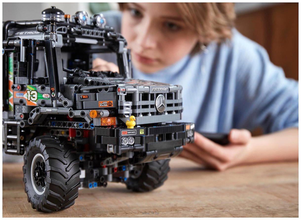 Фотографии LEGO Technic 42129 Полноприводный грузовик Mercedes-Benz Zetros