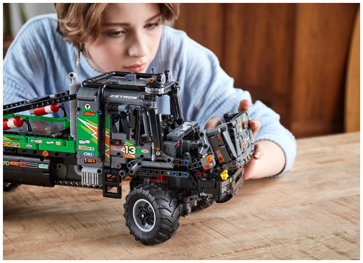 Фотографии LEGO Technic 42129 Полноприводный грузовик Mercedes-Benz Zetros