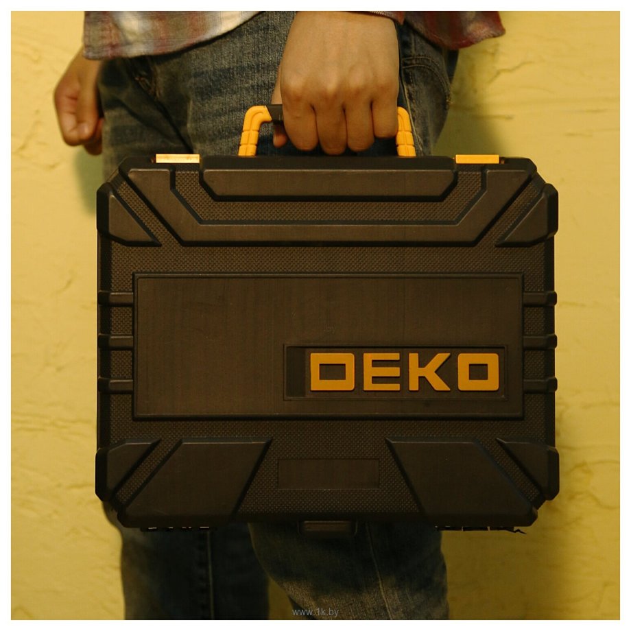 Фотографии DEKO DKS4FU-Li в кейсе с набором инструментов (112 предм.)