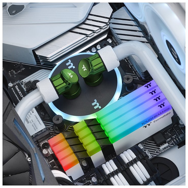 Фотографии Thermaltake Pacific G1/4 90 Degree Adapter Green CL-W052-CU00GR-A