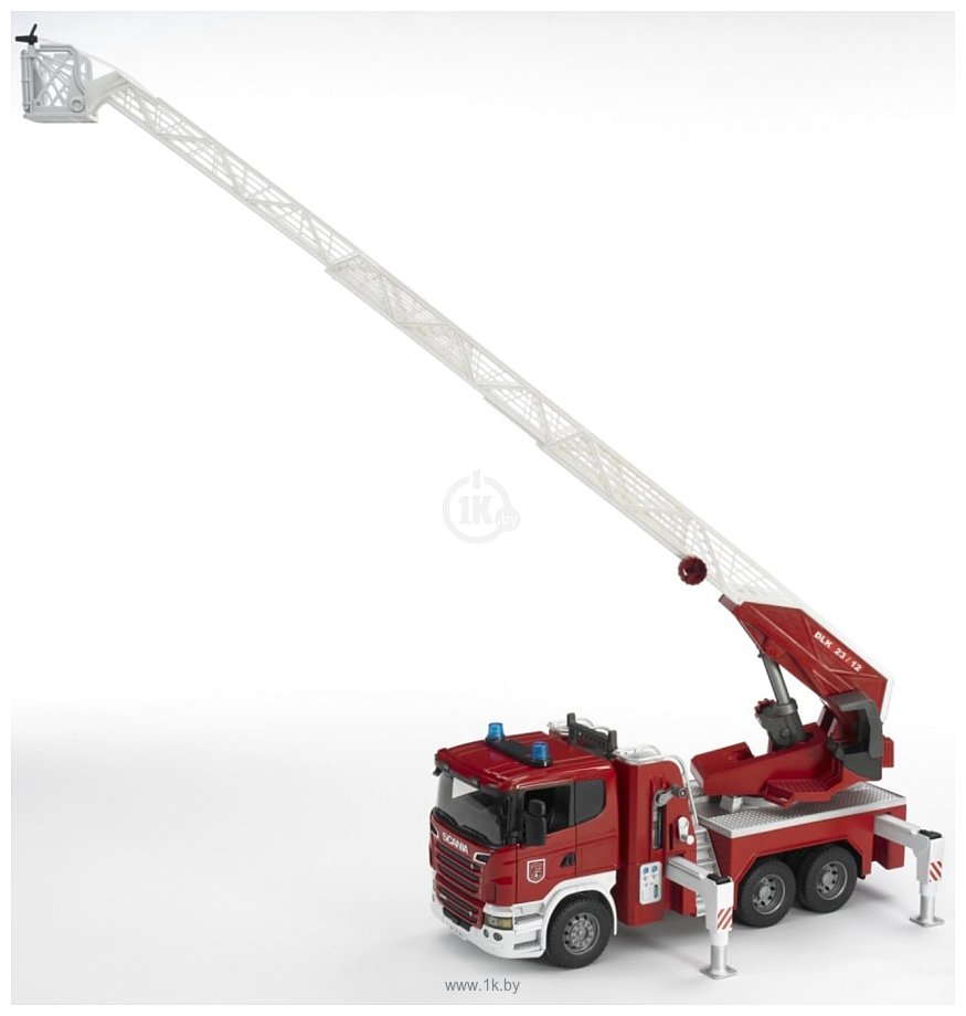 Фотографии Bruder Scania R-series Fire engine with water pump 03590