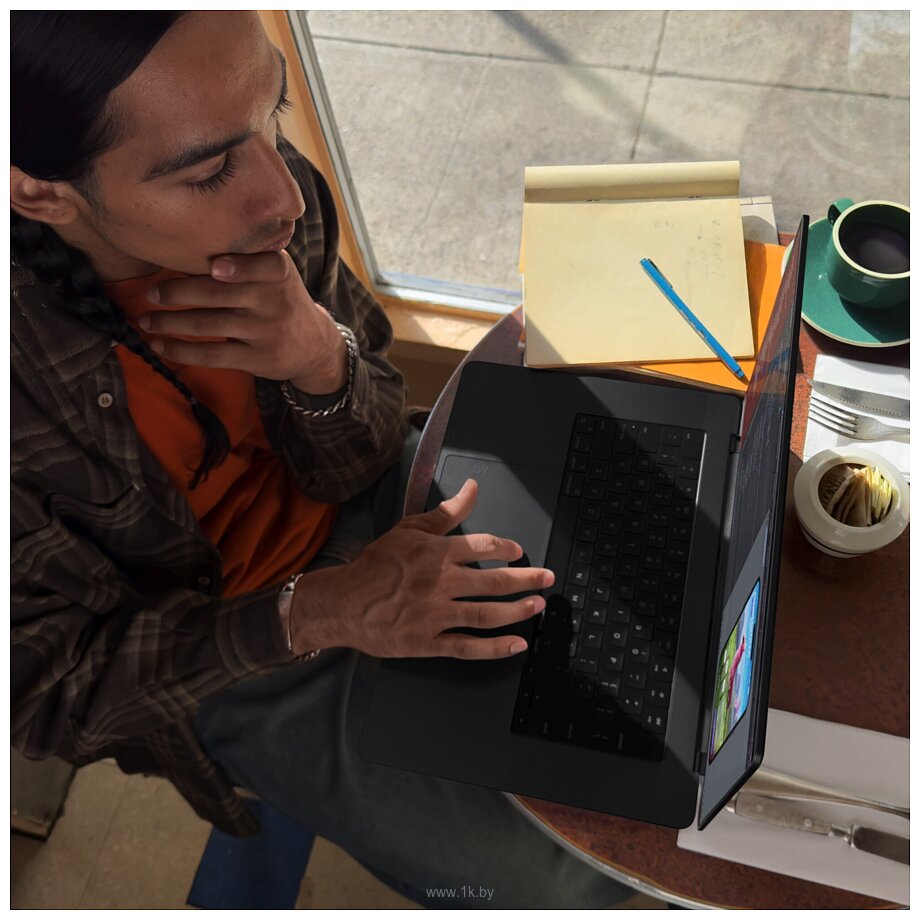 Фотографии Apple Macbook Pro 14.2" M3 Pro 2023 (MRX43_RUSG)