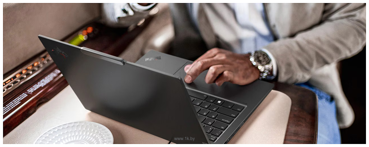 Фотографии Lenovo ThinkPad X1 Carbon Gen 12 (21KDA04QCD)