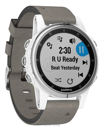 Фотографии Garmin Fenix 5S Plus Sapphire с замшевым ремешком