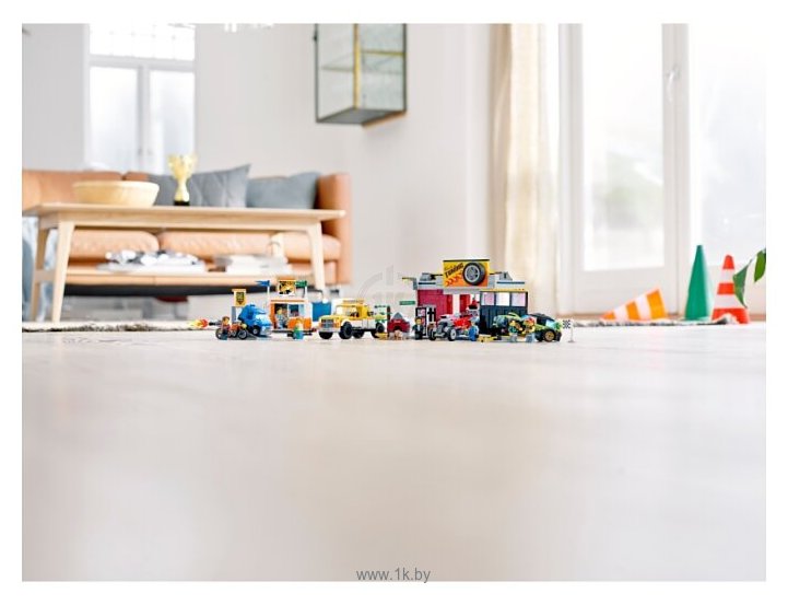 Фотографии LEGO City 60258 Тюнинг-мастерская